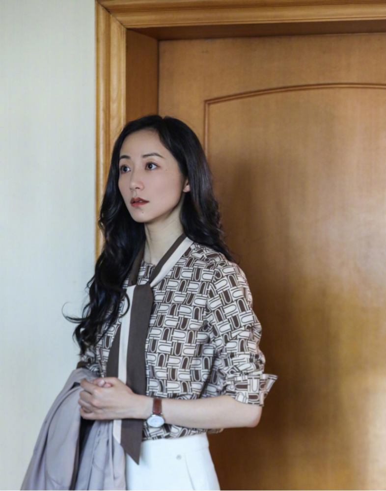 韩雪这是要改走少女风了吗学院风穿搭配双麻花辫超减龄的