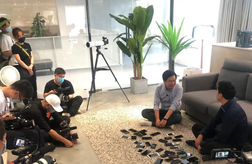 《鲁健访谈》明天见!_腾讯新闻