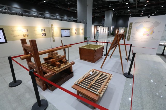 体验造纸感受引力波元旦北京精品展览接连开幕