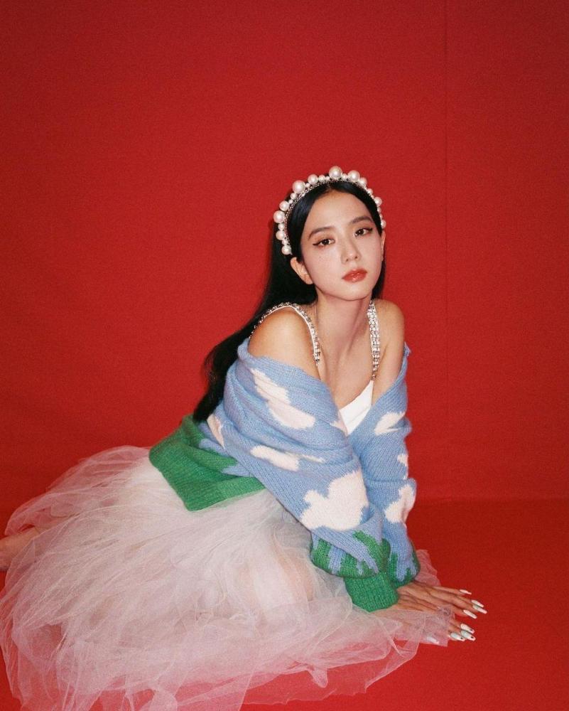 粉墨金智秀珍珠发箍绝美贵气lisa电眼笑靥如花jennie引回忆