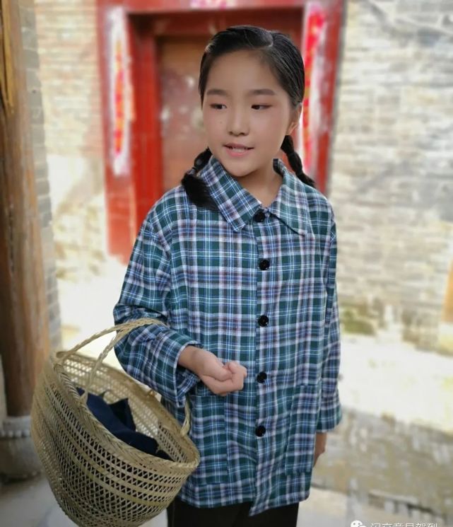 为反动军队的军医,逃出来后自己谋生与马江是老相识,本质淳朴6,马子悦