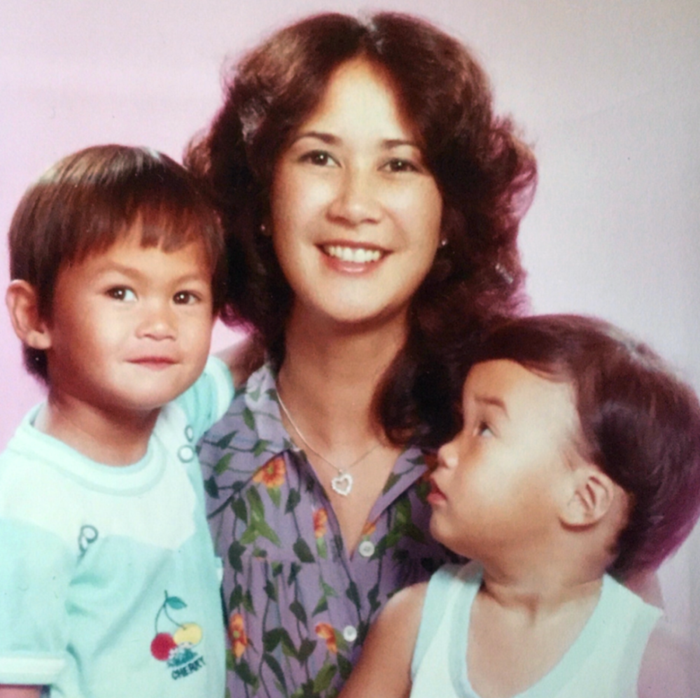 人生赢家许冠杰婚姻走过49年甜蜜如初珍贵三代同堂照片曝光