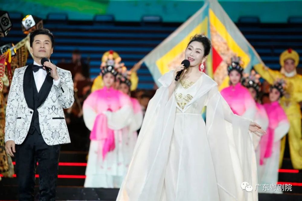 曾小敏,吕良伟演唱粤歌《每一个春天》,亮相《2021新年音乐会——扬帆