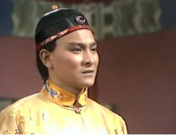 的刘德华,年轻帅气,吸引了无数的粉丝,后来,他也相继拍摄了《鹿鼎记》