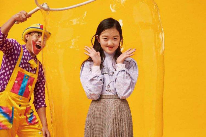 13岁李嫣晒近照,"兔唇"已完全修复,自信活成最美星二代