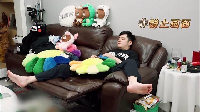 钱枫自称是"上戏校草",看到他上学时的照片,难怪被邓超忌惮