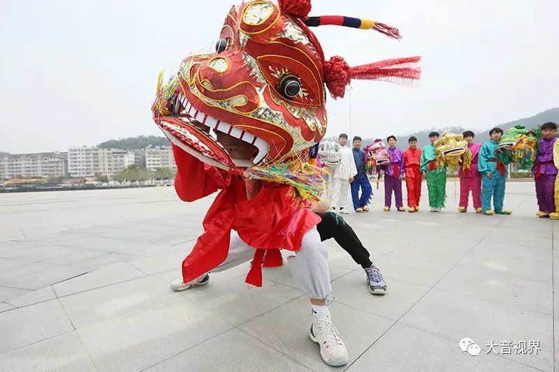 赣南民俗定南瑞狮喜迎新年