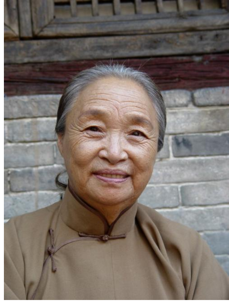 国家一级演员柏青因病去世千人送别23岁孙子更是国人骄傲