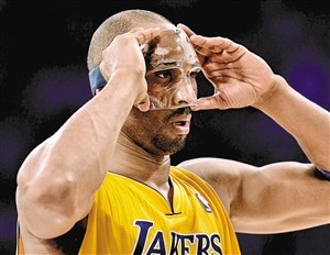 伦纳德化身面具侠,网友吐槽丑出天际!真正的面具侠还得看这7位