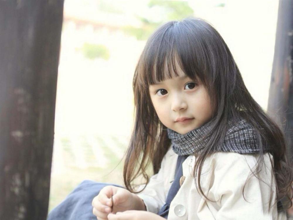 小童星因颜值爆表被网友喊话不许整容现在长这样