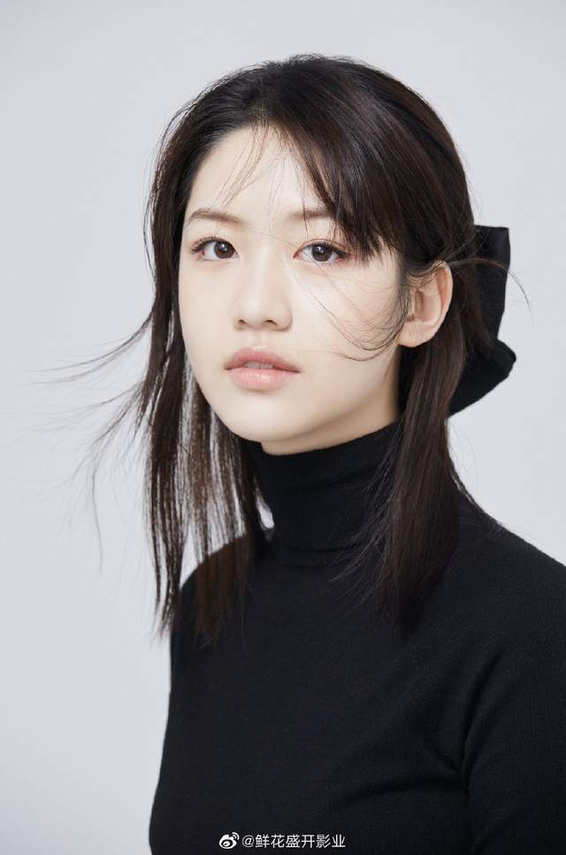 16岁就被徐静蕾签下,和李庚希是好闺蜜,网传她还是吴磊新剧女主_腾讯