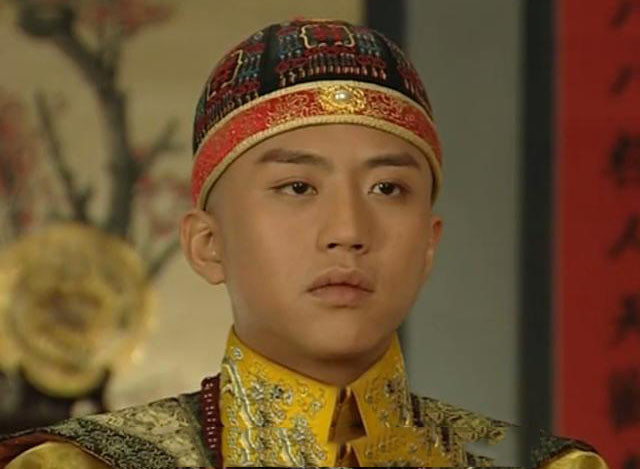 两个皇后顺治皇帝都不喜欢,却看上了弟媳,15岁的弟弟羞愤自杀