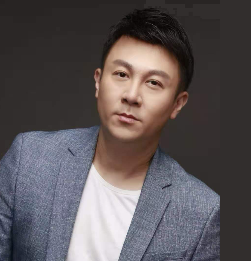 (第一排左起)长三角之声主持人 黄桢长三角之声主持人 沈蕾无锡经济