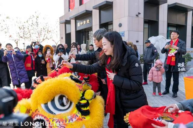 2021来龙湖里回归温暖与亲密许你一个充满爱与欢乐的吉祥年