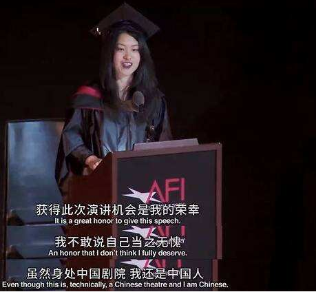 杨舒平在演讲的过程中,只顾着去夸赞美国,其实她的这种夸赞并没有什么