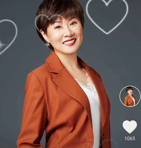 46岁赵海燕为老公庆生老夫老妻腻歪比心超甜蜜身后豪宅吸睛