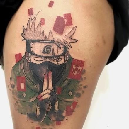 帅气的火影纹身,还有鸣人和佐助的情头,不过纹的位置有些尴尬_腾讯