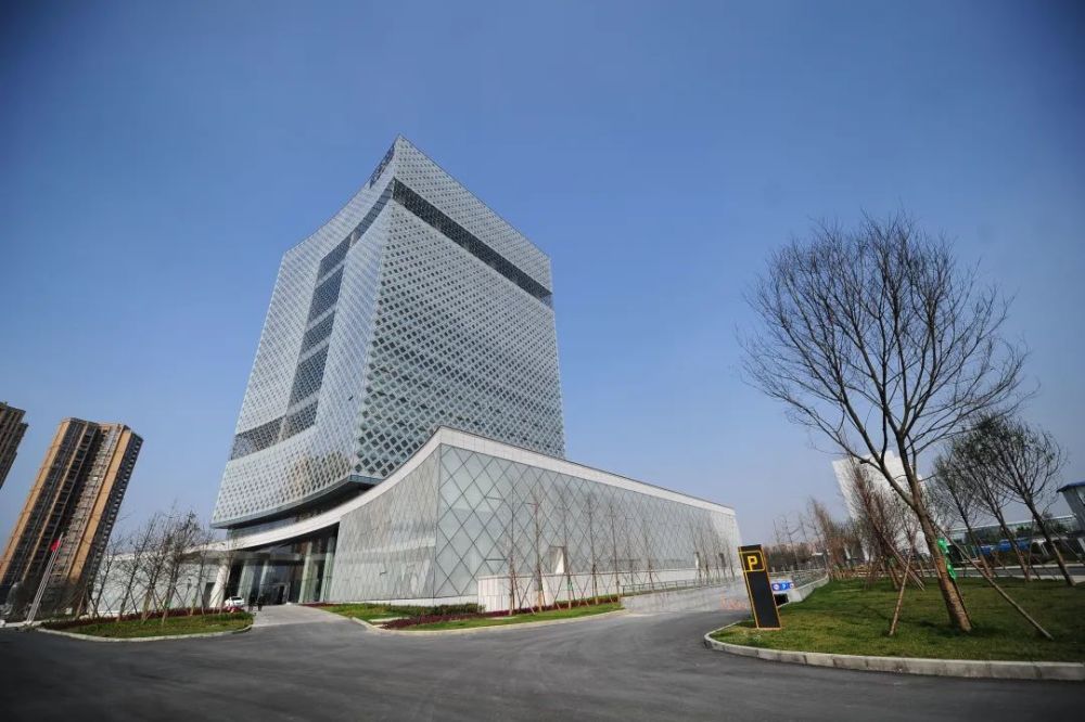与天府新区,高新区,东部新区共同做强区域优势,构建科学城双流