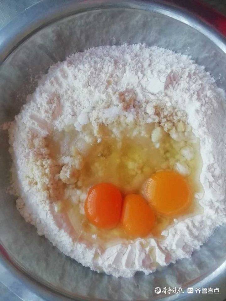 情报站喜庆节日的必备美食日照壹粉制作翻花爪好看又好吃