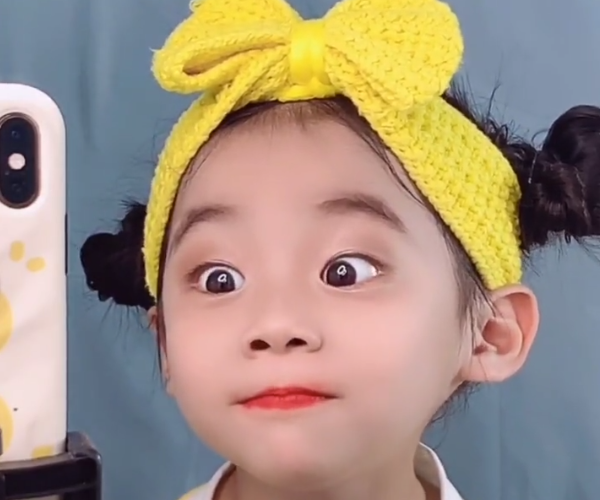 小学生化了款颜值淡妆后,居然让成年女生都另眼相看,男生:完全不敢信