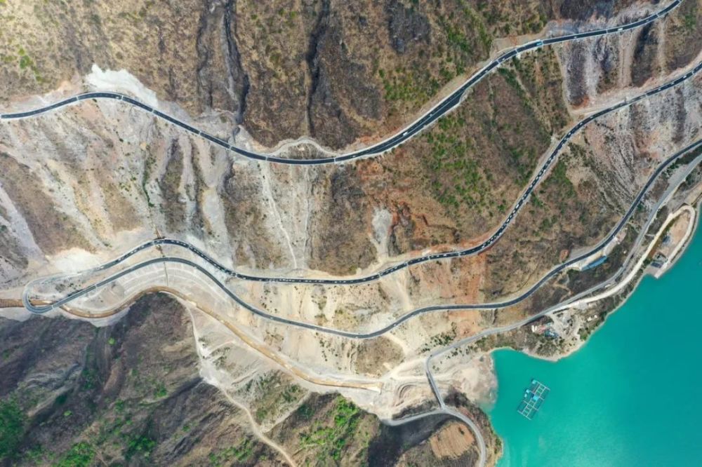 云南这十大"魔鬼公路",欢迎老司机来挑战!_腾讯新闻