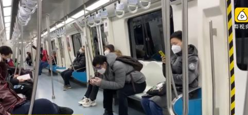 北京乘地铁不戴口罩不听劝可报警