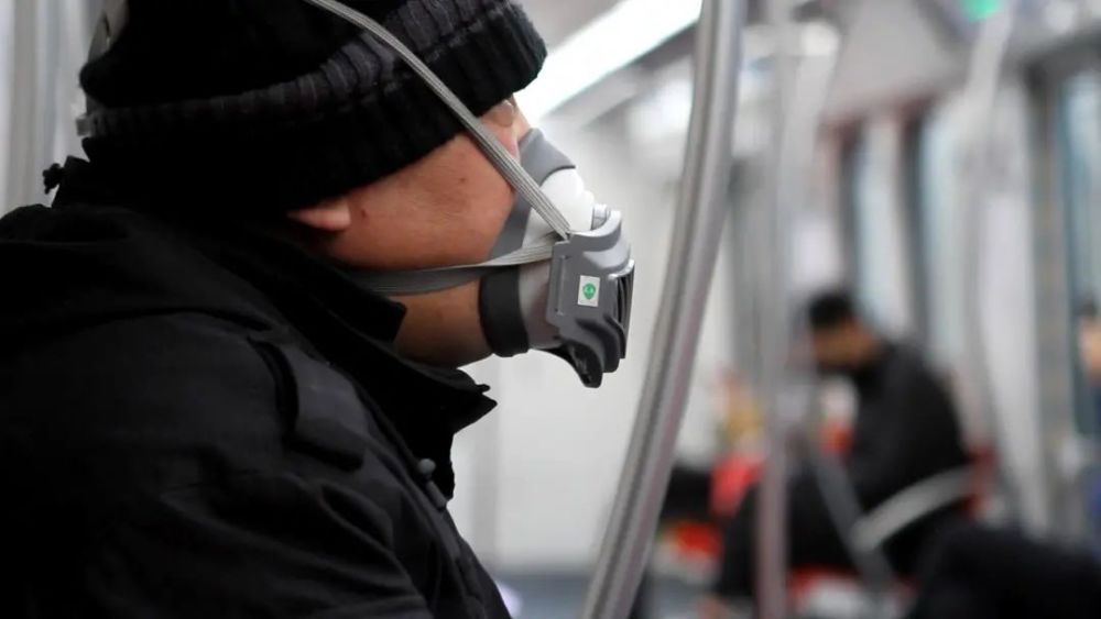 北京乘地铁不戴口罩不听劝可报警