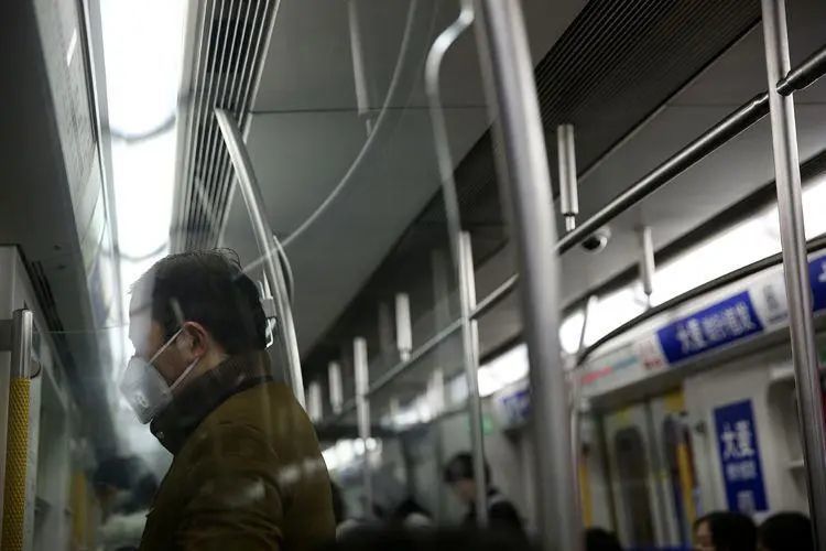 北京乘地铁不戴口罩不听劝可报警