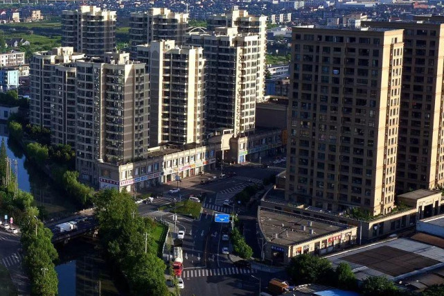 曾经的杨汛桥镇可谓是风光无限,各种产业百花齐放,2002年-2004年这