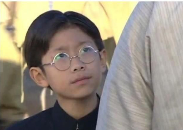 《小兵张嘎》16年后,嘎子当爸,英子逆袭成女神,而她却已去世多年_腾讯