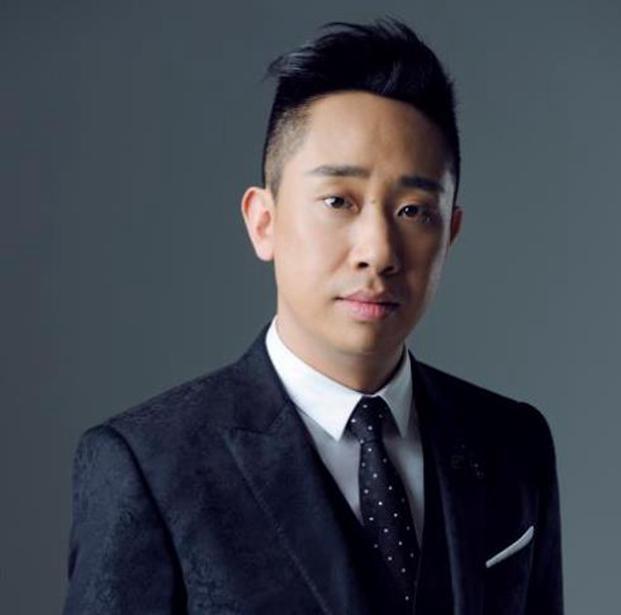 他们都是冯巩徒弟贾玲多次登上春晚而他却逐渐被人遗忘了