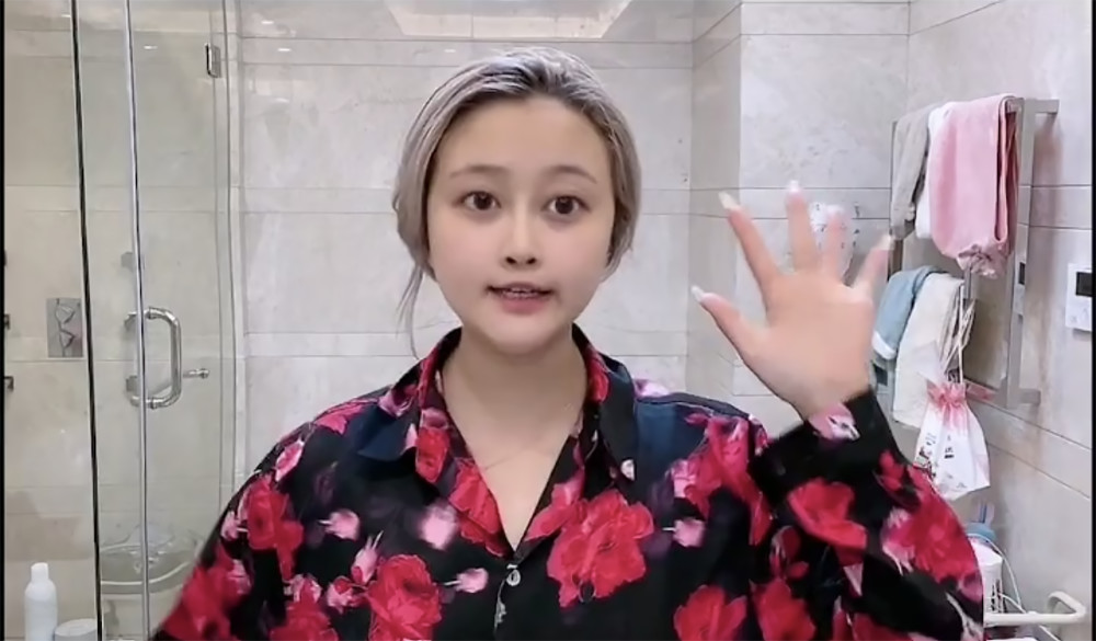 孙侨潞因心梗猝死,生前动态一语成谶,妈妈悲伤过度不愿相信女儿已去世