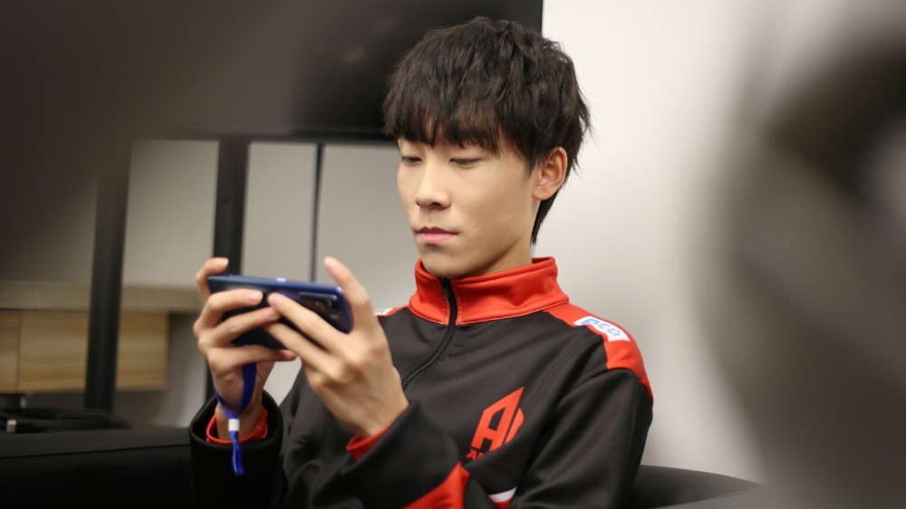 AG4-1QG：让个一诺都能赢，七年疯狂军训小胖：达摩上演正方形打野！