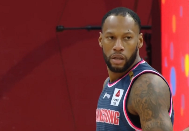 广东121打懵新疆赵睿一打新疆就来劲马尚威姆斯集体发威