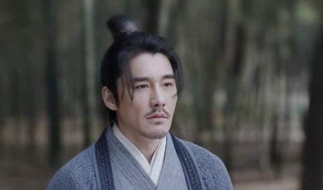 周翡遇到段九娘,是在华荣县令的后院中.