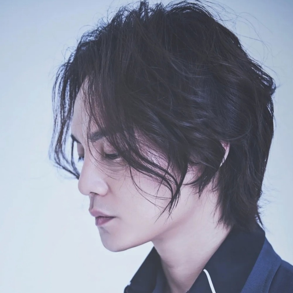 尹正壁纸头像真的超有范