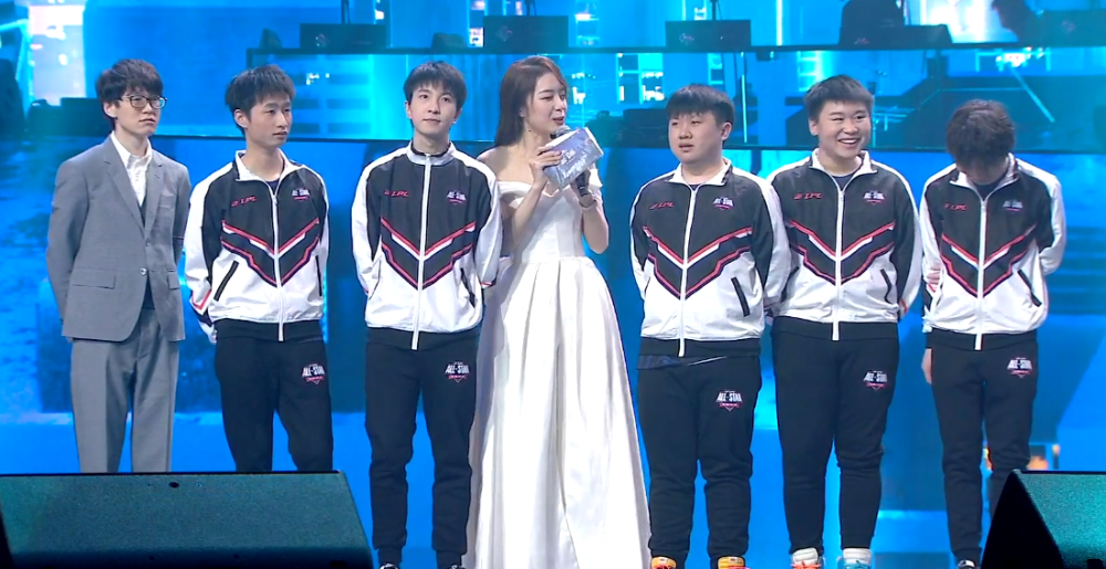 全明星新秀赛：五杀旧梦获MVP！Bin单杀小祥 马老师遭针对