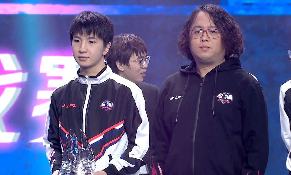 全明星新秀赛：五杀旧梦获MVP！Bin单杀小祥 马老师遭针对