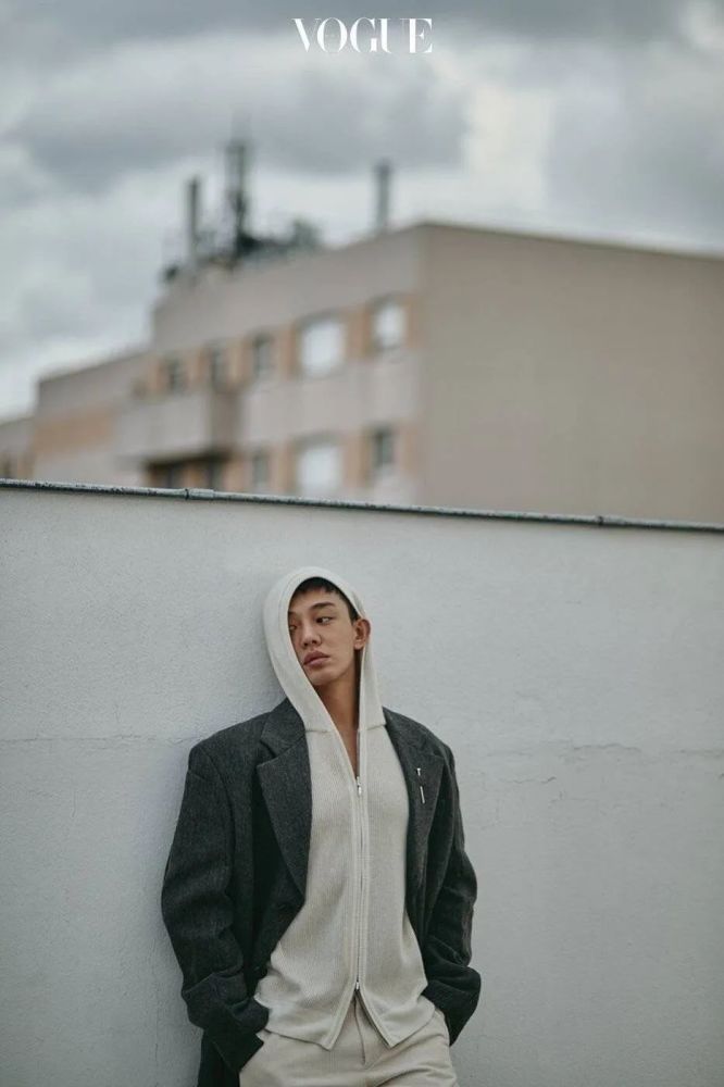 刘亚仁高清壁纸照片集_腾讯新闻