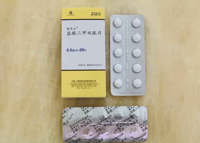 糖尿病肾病,限制蛋白饮食,降糖降压降脂是关键,还要抗凝防血栓