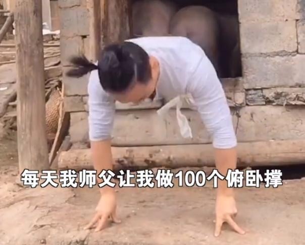 小伙5米外飞扑克削开易拉罐