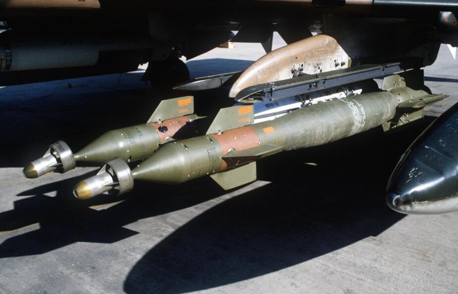 院当天还批准向沙特出售波音公司制造的gbu-39小直径炸弹以及相关设备