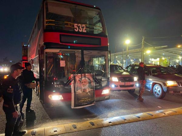 伊拉克首都机场聚集大批民众 纪念苏莱曼尼逝世一周年