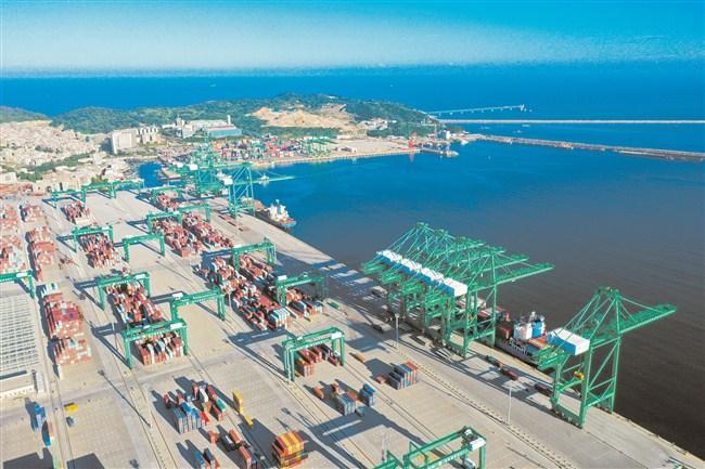汕头招商局港口实现历史新跨越去年集装箱吞吐量增幅全省第一
