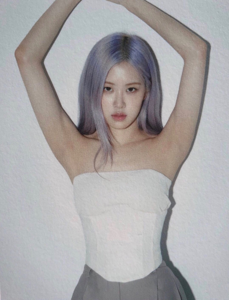 blackpinkrosie头像她野蛮生长成为我心中最美的玫瑰