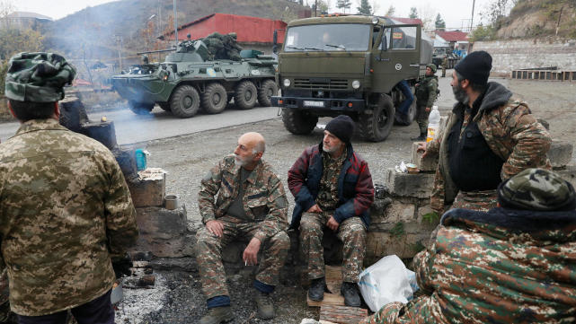 亚军方人士公开承认,这是亚美尼亚的"百年耻辱",要求主导战争的帕希尼