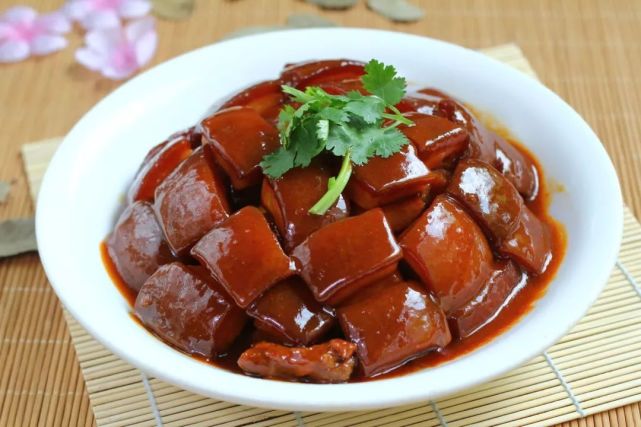 杭州东坡肉为何会有如此大的知名度它不仅仅是一道菜