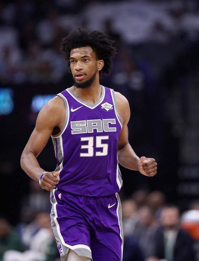 本场比赛,国王队2018年的榜眼马文-巴格利三世出战25分钟,13投5中