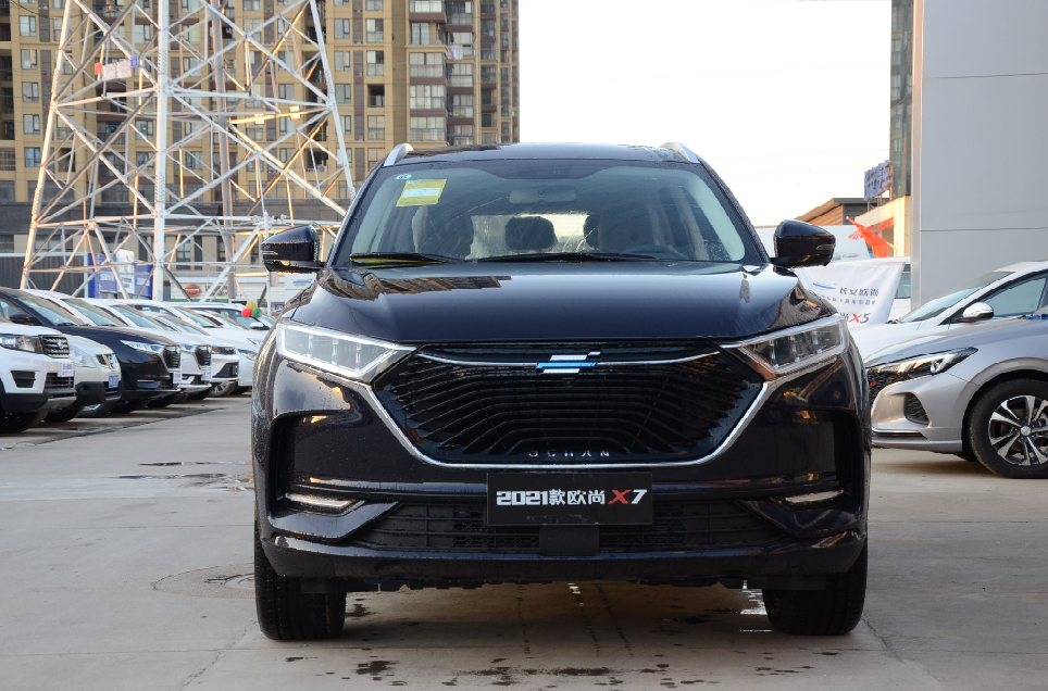 十万爆款再升级新年首次到店实拍2021款长安欧尚x7