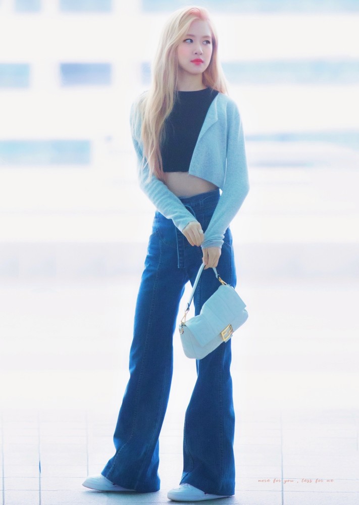 朴彩英和lisa同穿露脐装甜美帅气高个子女孩get起来